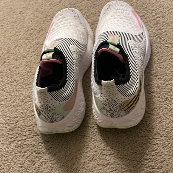 New Balance fresh foam - Picture 3 of 4